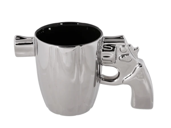 [OOTB-78/8106] Silberfarbener Becher mit Revolvergriff,