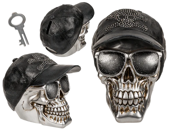 [OOTB-78/5770] Spardose mit Schloss, Totenkopf mit Basecap,