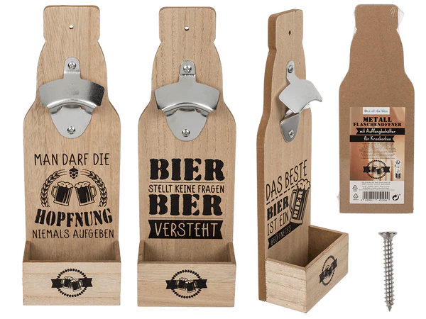 Metall-Flaschenöffner auf Holzbrett mit
